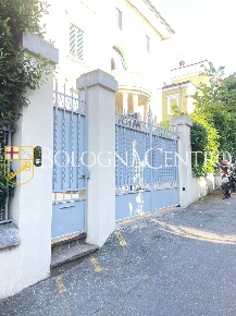 Foto Appartamento in Via Malta, Bologna Colli Saragozza di 180 m²