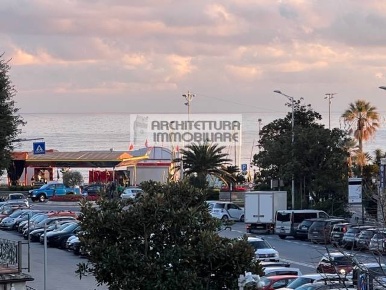 Foto Appartamento in VIA BAGLIETTO, Varazze Centro di 125 m² con 5 locali