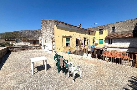 Foto Appartamento in Via Gaeta, Mondragone di 200 m² con 3 locali