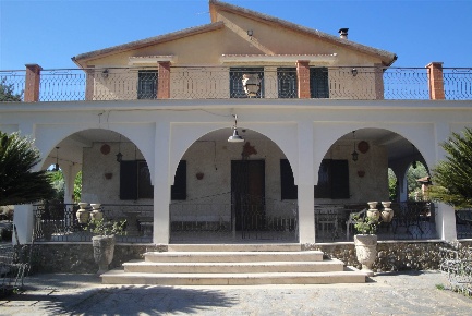Foto Villa unifamiliare in CONTRADA LUOGO SNC, Pietraperzia di 284 m²