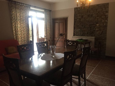 Foto Case semi ndipendenti a Montefiorino di 315 m² con 16 locali