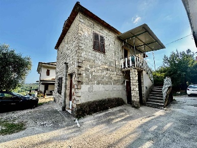 Foto Casa indipendente in Via Colle Roffio, Frosinone San Liberatore