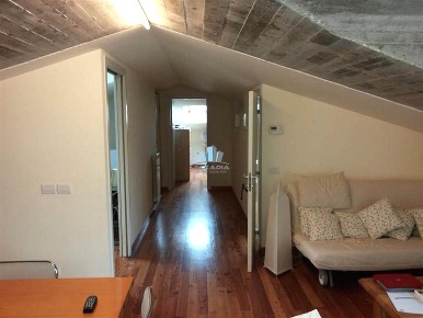 Foto Mansarde a Montecosaro Borgo Stazione di 70 m² con 4 locali in affitto