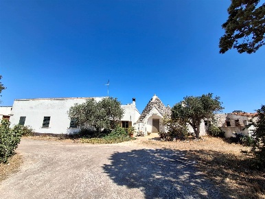 Foto Rustico in Zona A 68, Noci di 587 m² con 5 locali in vendita