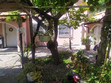 Foto Villa a schiera a Ventimiglia Roverino, San Secondo di 165 m²