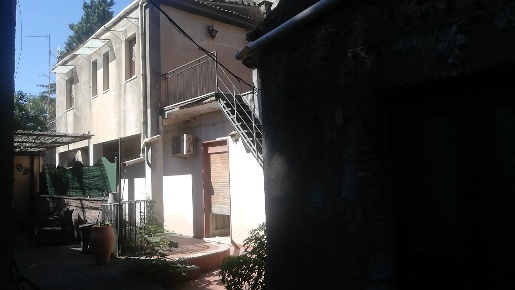 Foto Casa indipendente a Mascalucia Centro di 120 m² con 6 locali