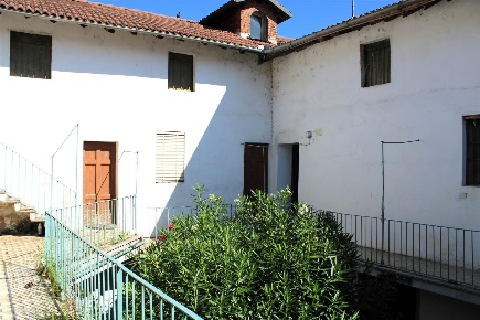Foto Rustico in Corso Guglielmo Marconi  10, Desana di 400 m² con 36 locali