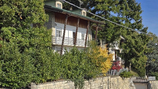 Foto Villa unifamiliare a Zocca di 172 m² con 8 locali in vendita