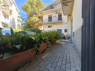 Foto Ufficio in Via Picenza 111, Salerno Mercatello - Mariconda di 110 m²