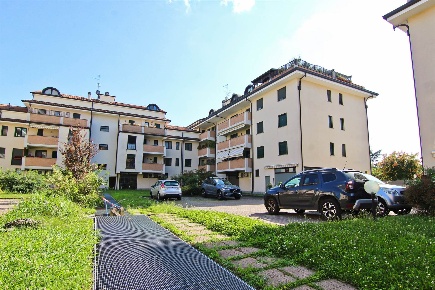 Foto Appartamento in Via Don Vittorio Volpi 16, Saronno di 150 m²