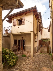 Foto Appartamento a Frassinoro Centro di 90 m² con 4 locali in vendita