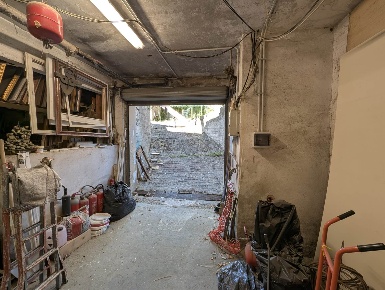 Foto Magazzino a Firenze Legnaia - San Quirico - Monticelli di 152 m²