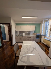 Foto Appartamento in via castellaro 13, Modena Centro Storico di 120 m²