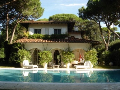 Foto Villa unifamiliare a Forte dei Marmi Roma Imperiale di 250 m²