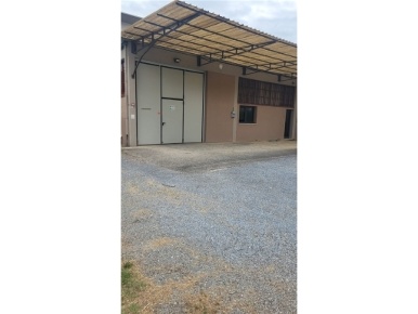 Foto Magazzino in ALDO MORO, Lamporecchio Centro di 620 m² con 1 locali