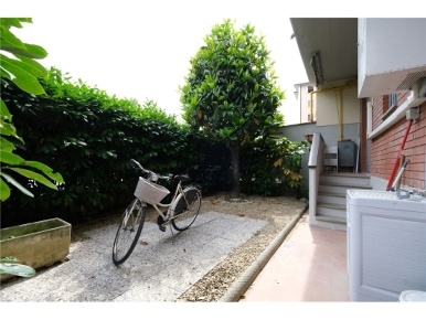 Foto Appartamento in VIA SASSETTI 1, Scandicci Centro di 60 m² con 3 locali