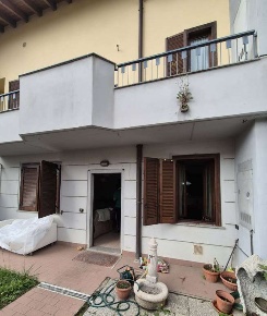 Foto Appartamento in Via Bloch, Spirano di 111 m² con 6 locali in vendita