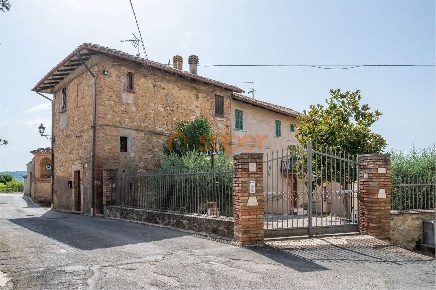 Foto Appartamento in Via Pomposa, Perugia Castel del Piano - Pila di 180 m²