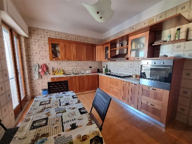Foto Appartamento a Catanzaro di 90 m² con 4 locali in affitto