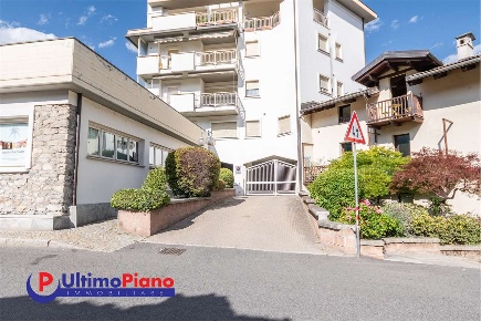 Foto Ufficio a Aosta di 84 m² con 4 locali in affitto