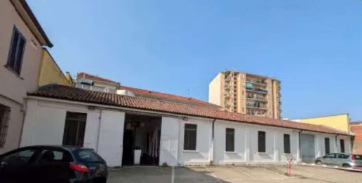 Foto Negozio in Via Girgenti, Alessandria Orti di 1516 m² con 1 locali