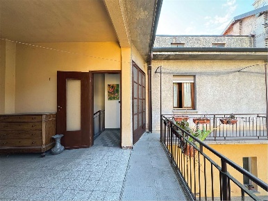 Foto Appartamento in via unione 3, Lomazzo Centro di 143 m² con 4 locali