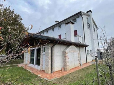 Foto Villa unifamiliare in Via ungheresca, Santa Lucia di Piave Centro