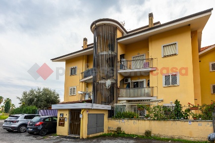 Foto Appartamento in Isernia, Albano Laziale Pavona di 56 m² con 3 locali