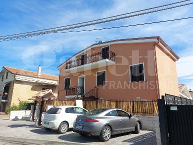 Foto Appartamento in Via romana vecchia 40, Ciampino di 80 m² con 3 locali