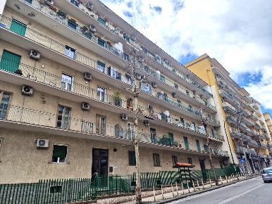 Foto Appartamento in Via Bernardo Cavallino 93, Napoli Rione Alto di 100 m²