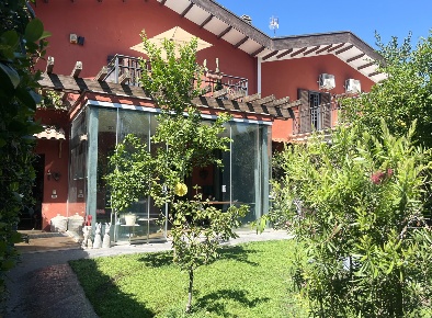Foto Villa unifamiliare in Via Degli Aldobrandeschi 104, Roma di 128 m²