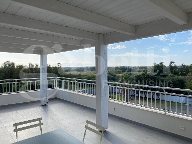 Foto Appartamento in Via LEOPARDI 100, Cabras Centro di 96 m² con 2 locali