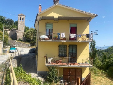 Foto Appartamento in FRAZIONE DI FOGLIANO, Spoleto di 400 m² in vendita