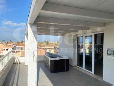 Foto Appartamento in Via LEOPARDI 100, Cabras Centro di 103 m² con 3 locali