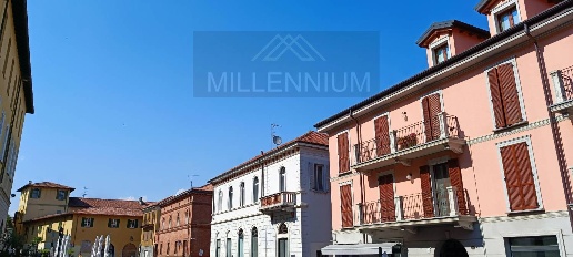 Foto Ufficio a Arona Centro di 110 m² con 4 locali in vendita