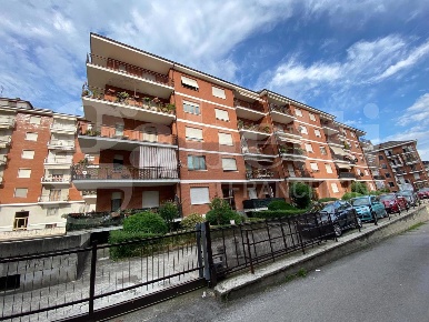 Foto Appartamento in Pascoli, Bra Centro di 95 m² con 4 locali in vendita