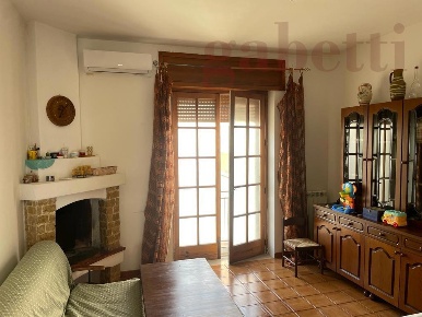 Foto Casa indipendente in Leonardo Da Vinci, Spongano di 245 m² in vendita