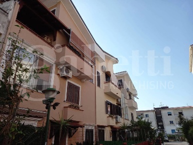 Foto Villa a schiera in Via Piave 22, Scalea di 216 m² con 9 locali