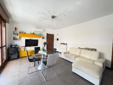 Foto Attico in Via Dalmazia 18, Magenta Centro di 140 m² con 5 locali