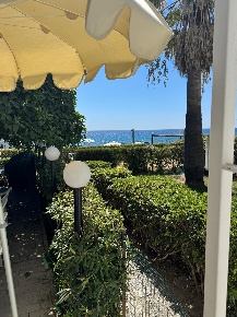 Foto Appartamento a Monasterace di 100 m² con 5 locali in vendita