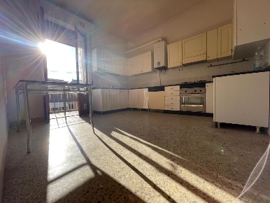 Foto Appartamento a Poggibonsi Centro di 100 m² con 4 locali in vendita