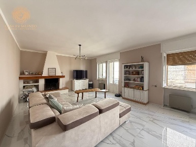 Foto Appartamento a Alessano Centro di 276 m² con 8 locali in vendita