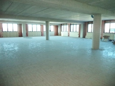 Foto Locale commerciale a San Benedetto del Tronto Porto d'Ascoli di 350 m²