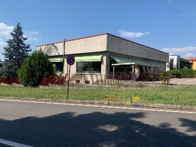 Foto Capannone industriale a Collecchio Centro Storico di 800 m² in vendita