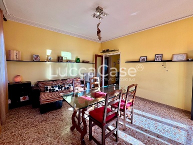 Foto Appartamento a Lucca Sant'Anna di 120 m² con 6 locali in vendita