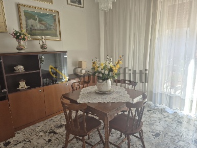 Foto Appartamento in Viale Giovanni Bovio, Pescara di 103 m² con 4 locali