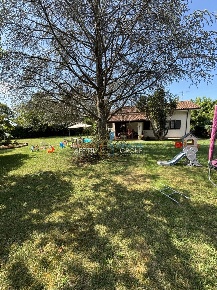 Foto Villa unifamiliare in Via Romana 2, Pietrasanta di 160 m² con 6 locali