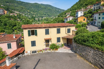 Foto Casa indipendente a Ameglia di 100 m² con 120 locali in vendita