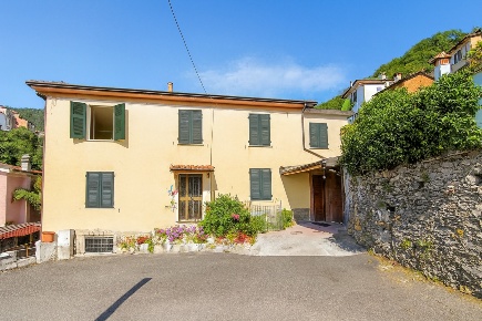 Foto Casa indipendente a Ameglia di 100 m² con 120 locali in vendita