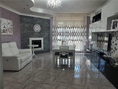 Foto Appartamento in -, San Nicandro Garganico di 130 m² con 8 locali